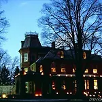 Lancaster Inn & Suites 